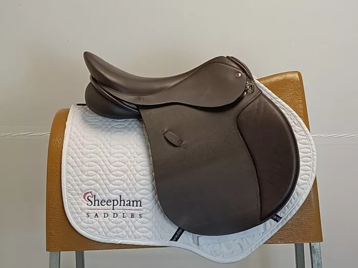 Selle GP Farrington/Crewe Saddlery – 17 Pouces, Taille Medium, Marron