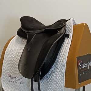 Thorowgood T4 Dressage 17" Adjustable Black