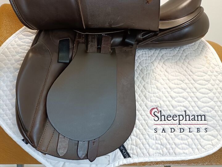 Selle 17 Pouces ou Selle 18 Pouces: Quelle Taille pour le