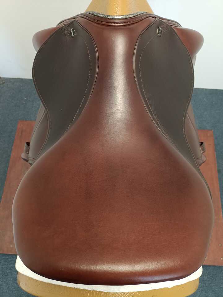Louisa Cuomo Monoflap Jump Saddle 17.5