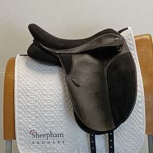 Thorowgood T4 Dressage 17" Adjustable Black