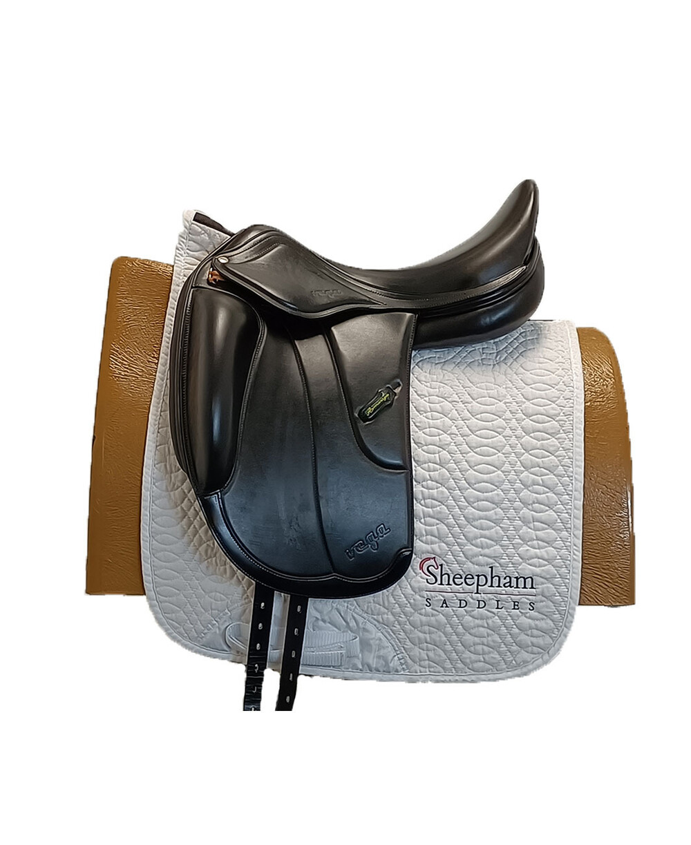 vends selle de dressage EQUIPE VEGA