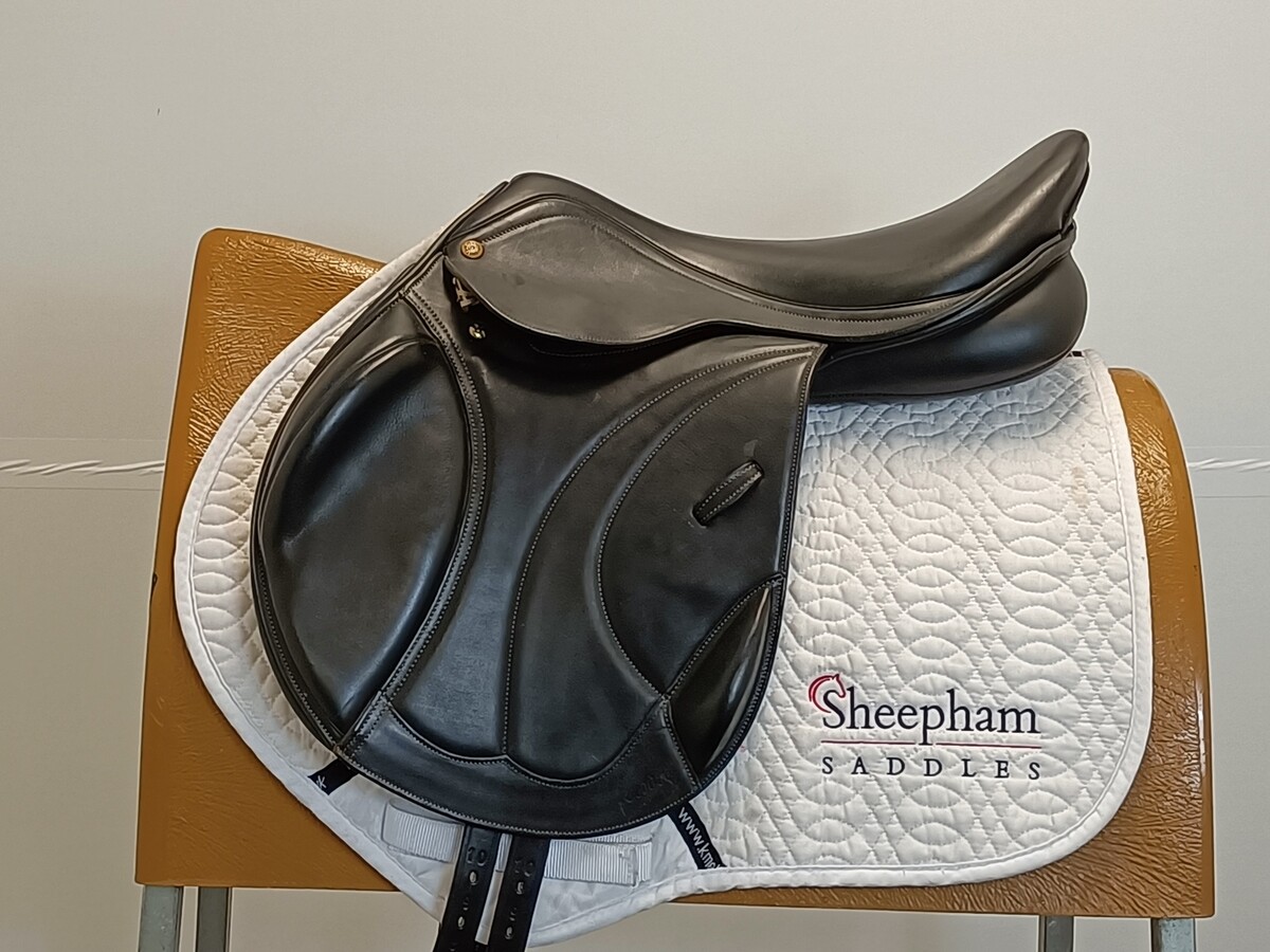 Pessoa Legacy Jump Saddle 17.5