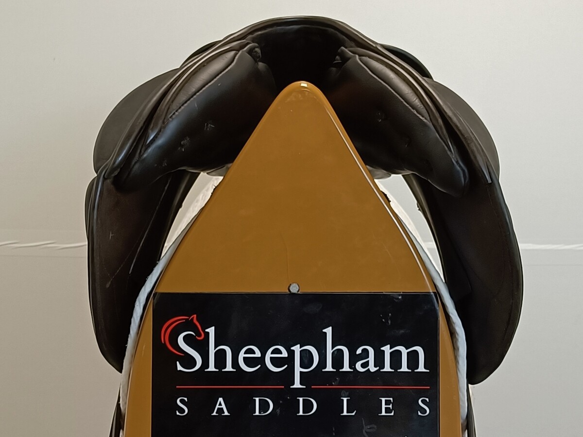 Selle De Saut D'obstacle Southern Stars – Taille 17 MW – Noir